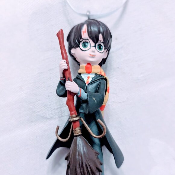 Harry Potter Hallmark Christmas Tree Ornament Wizarding World Quidditch Broom - Picture 3 of 4